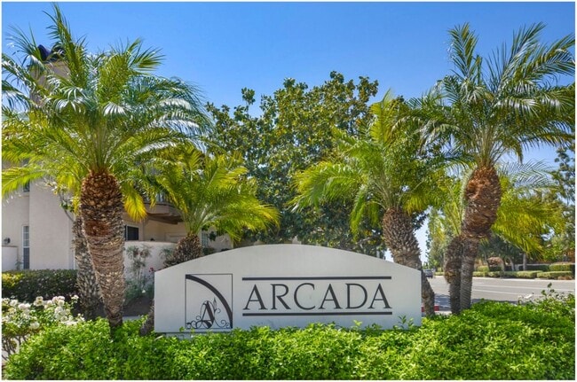 Building Photo - Tustin 2 Bedroom plus a Loft