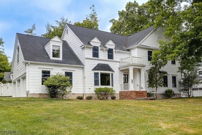 Building Photo - 1173 Lawrence Ave