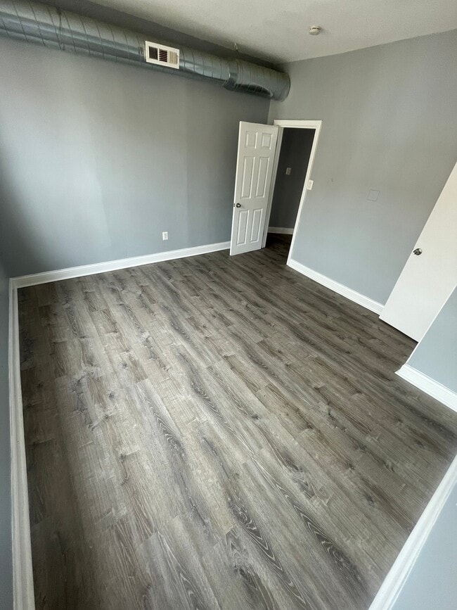 Photo - 4220 S Michigan Ave Apartment