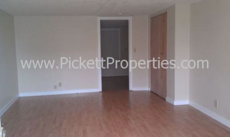 Foto del edificio - 821 1/2 Cogean Ave