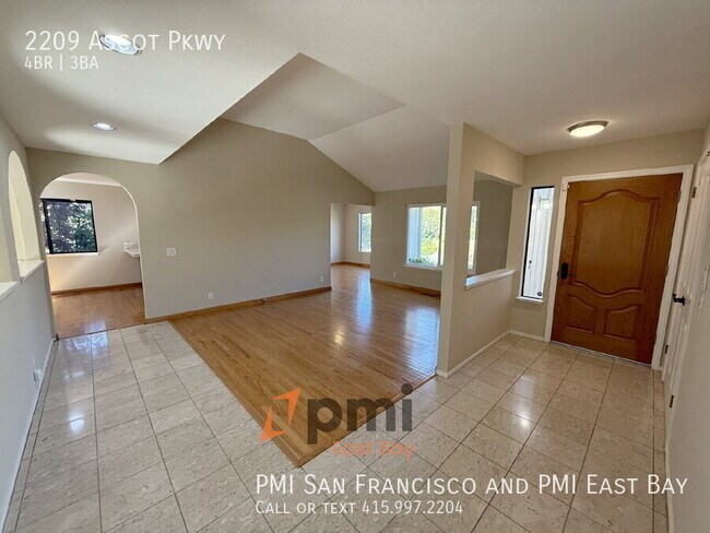 Foto del edificio - 2209 Ascot Pkwy
