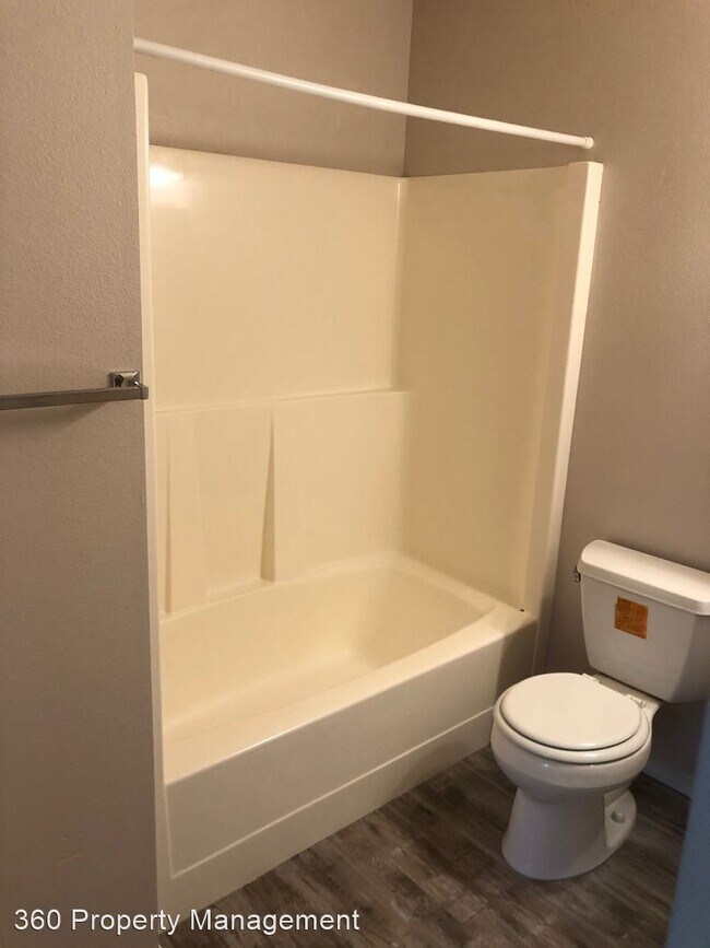 Foto del edificio - 984 E Whidbey Ave