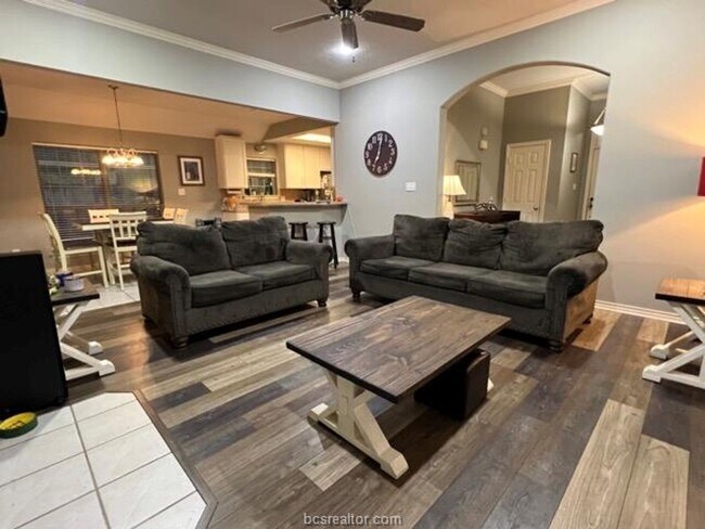 Building Photo - JANUARY MOVE IN!!!  Gorgeous 4 Bedroom 2 B...