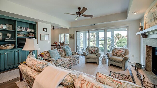 Foto del edificio - 38 Leeward Ct