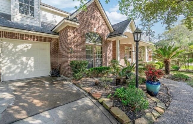 Building Photo - 94 E Fairbranch Cir