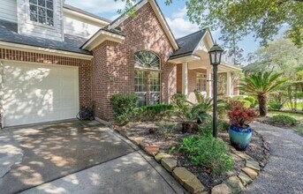 Building Photo - 94 E Fairbranch Cir