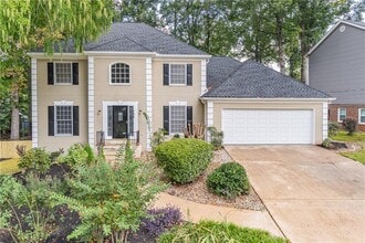 Building Photo - 736 Singley Dr