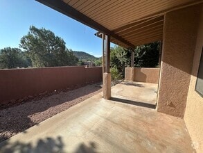 Building Photo - 1395 Vista Montana Rd