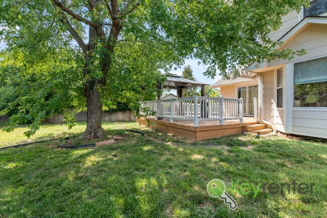 Foto del edificio - 3 Bedroom | 3 Bathroom - Ready to Entertai...