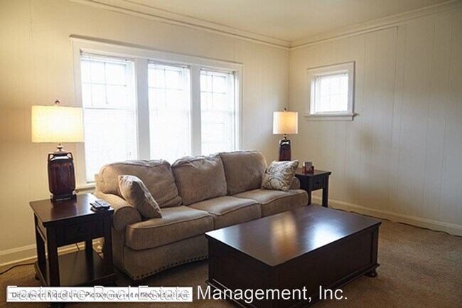 Foto del edificio - 3825 N Oakland Ave