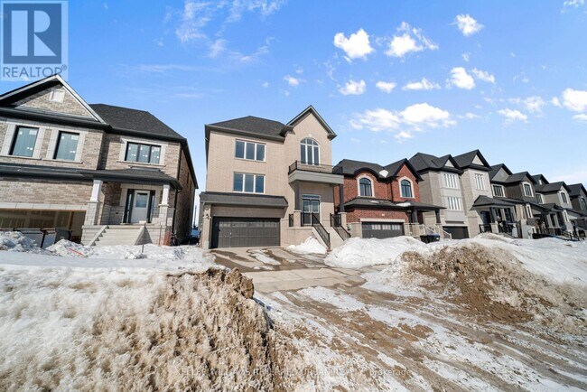 Building Photo - 1466 Stovell Cres