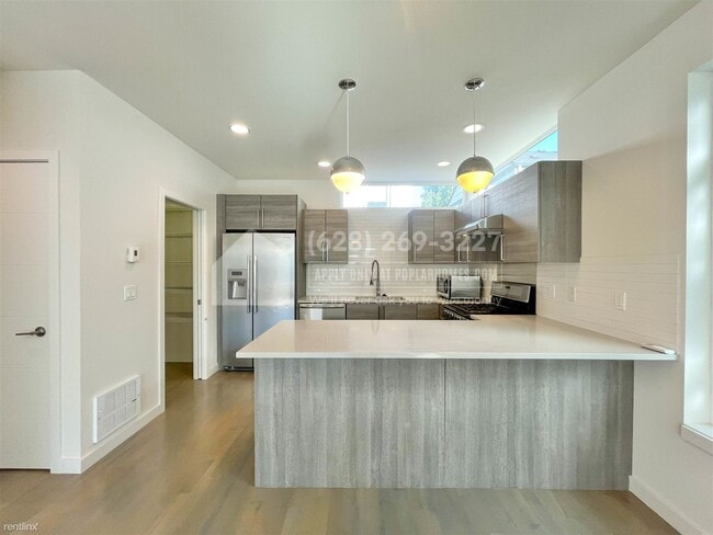 Building Photo - 2 br, 2 bath Townhome - 2353 Minor Ave Eas...