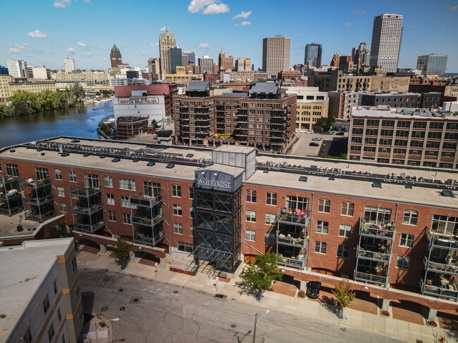Building Photo - 130 S Water St