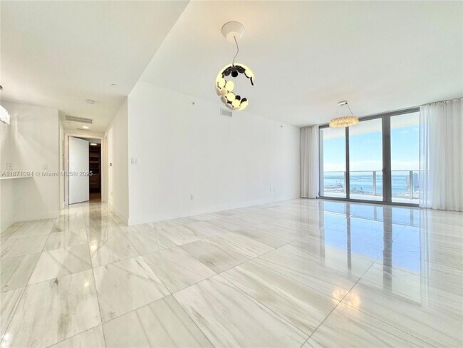 Foto del edificio - 488 NE 18th St