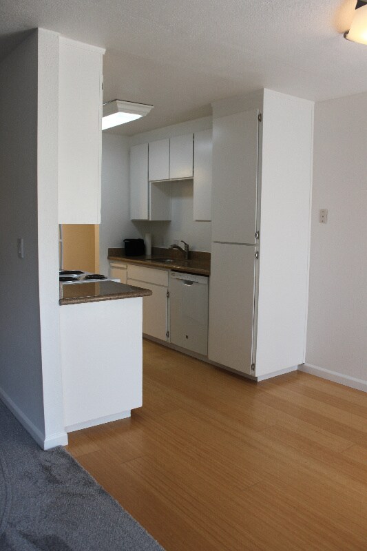 Building Photo - 310 Tradewinds Dr