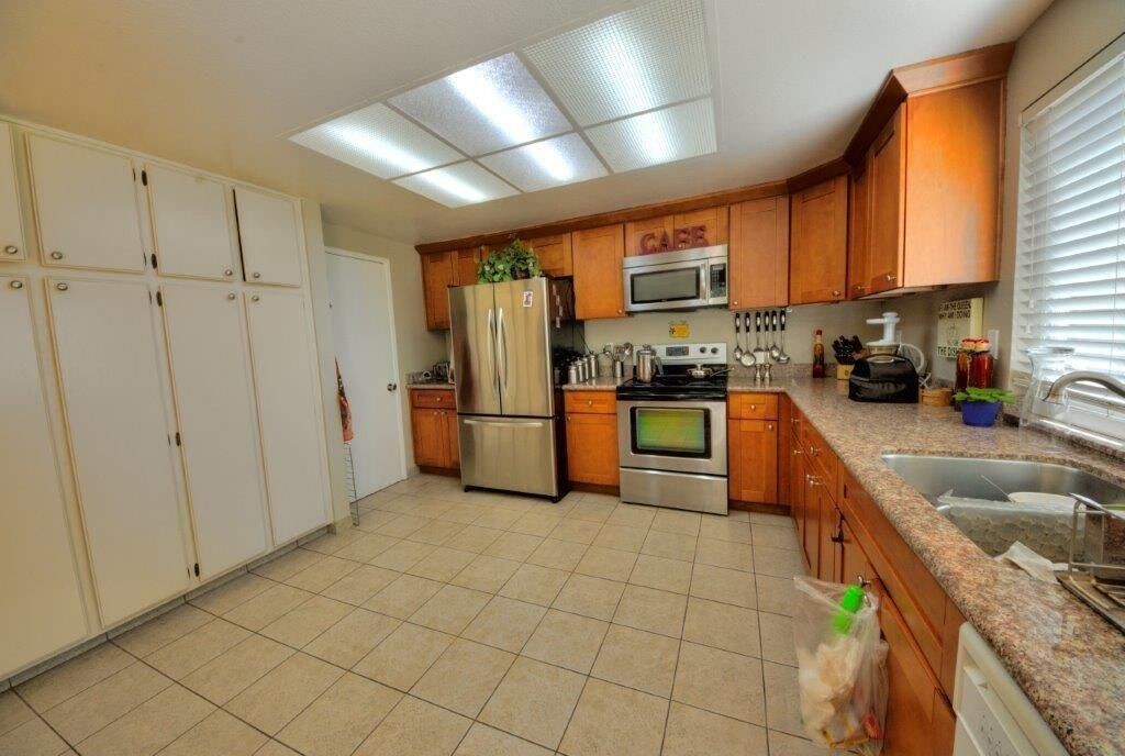 Primary Photo - 6463 Applegate Dr
