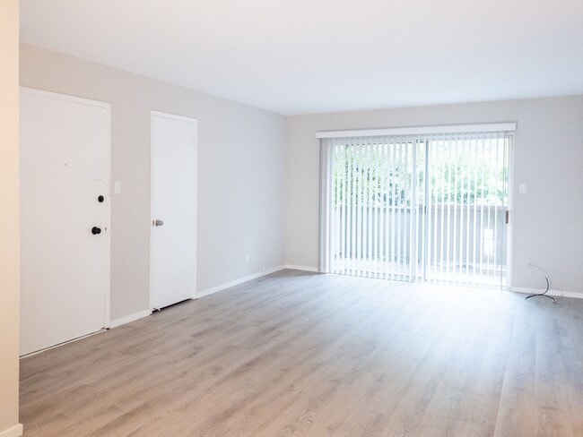 2BD 1BA Renovated Unit! Parking! Storage! ... - 2BD 1BA Renovated Unit! Parking! Storage! ... Apartment
