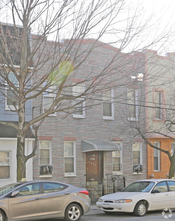 Primary Photo - 6803 Forest Ave
