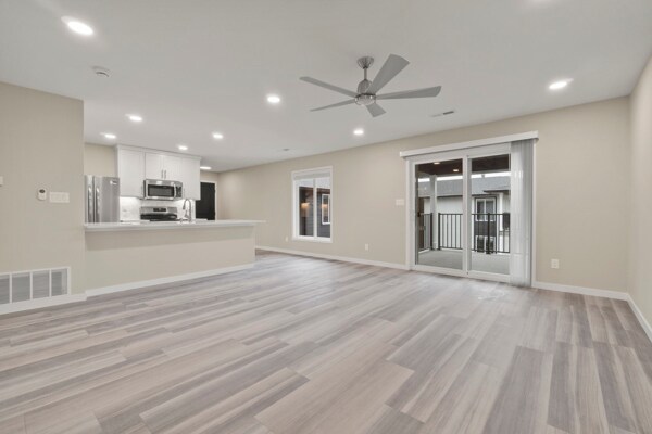 Building Photo - 417 4th Ave