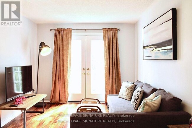 Building Photo - 1591 S Parade Ct