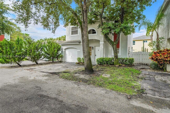 Foto del edificio - 815 NW 98th Ave