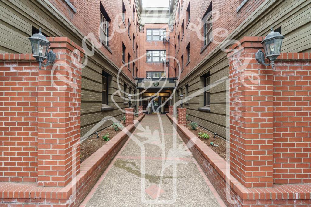 Primary Photo - 2109 NW Irving St