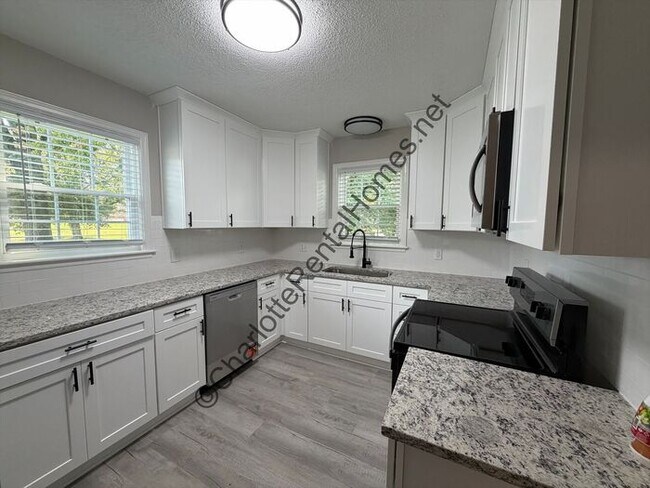 Foto del edificio - Updated 3 bedroom, 2 bathroom house for rent in Shelby, NC