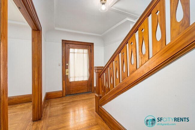 Foto del edificio - West Portal: Single Family Home One Block ...