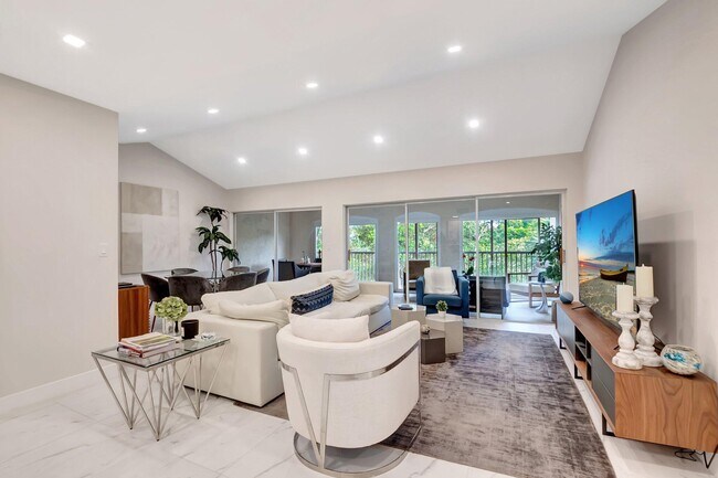 Foto del edificio - 7369 Orangewood Ln