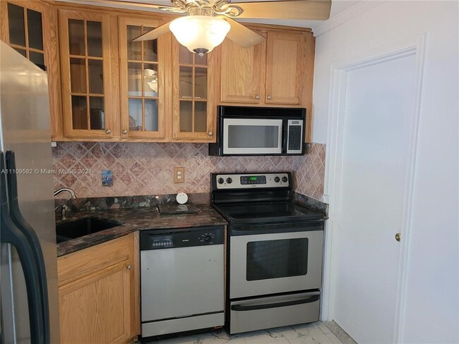Foto del edificio - 4200 NW 3rd Ct