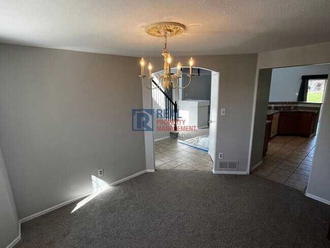Foto del edificio - 4810 Eagle Blvd