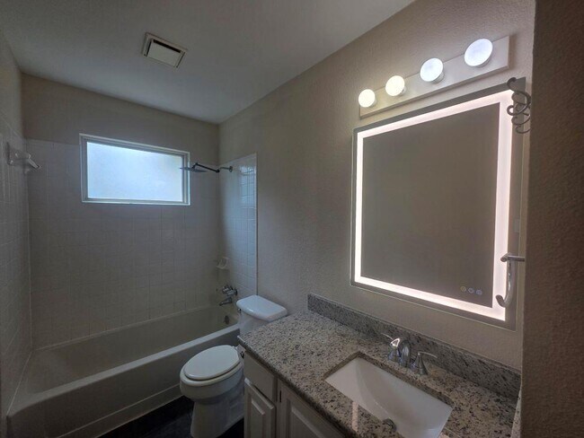 Foto del edificio - 4701 Ganymede Dr