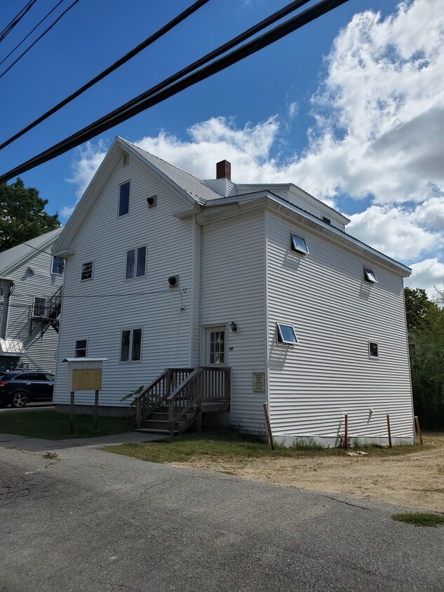 29 Lyford St Unit 2, Laconia, NH 03246 Apartments in Laconia, NH