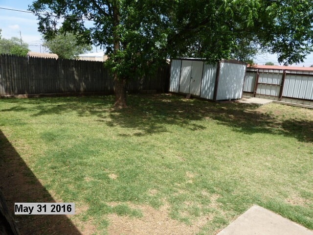 Building Photo - Nice three bedroom/ two bath family home.