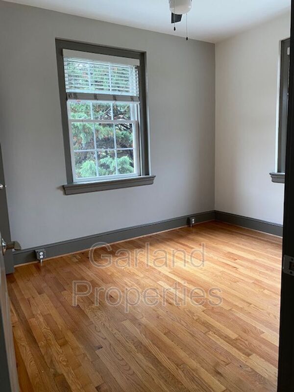 Foto del edificio - 821 Salem Ave SW