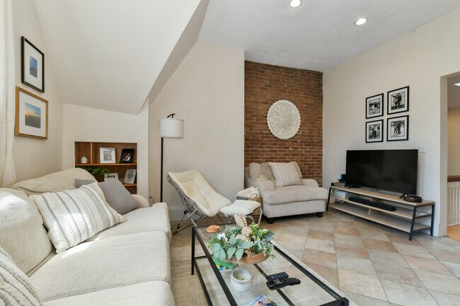 Foto del edificio - 1774 Beacon St