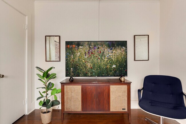 Foto del edificio - 110 W Meadow St