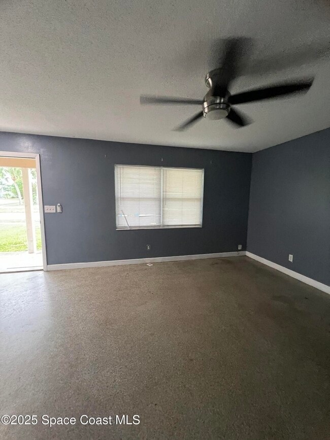 Building Photo - 976 Brewster Ln