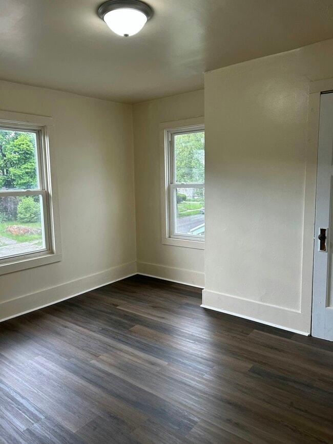 Building Photo - 844 St Agnes Ave