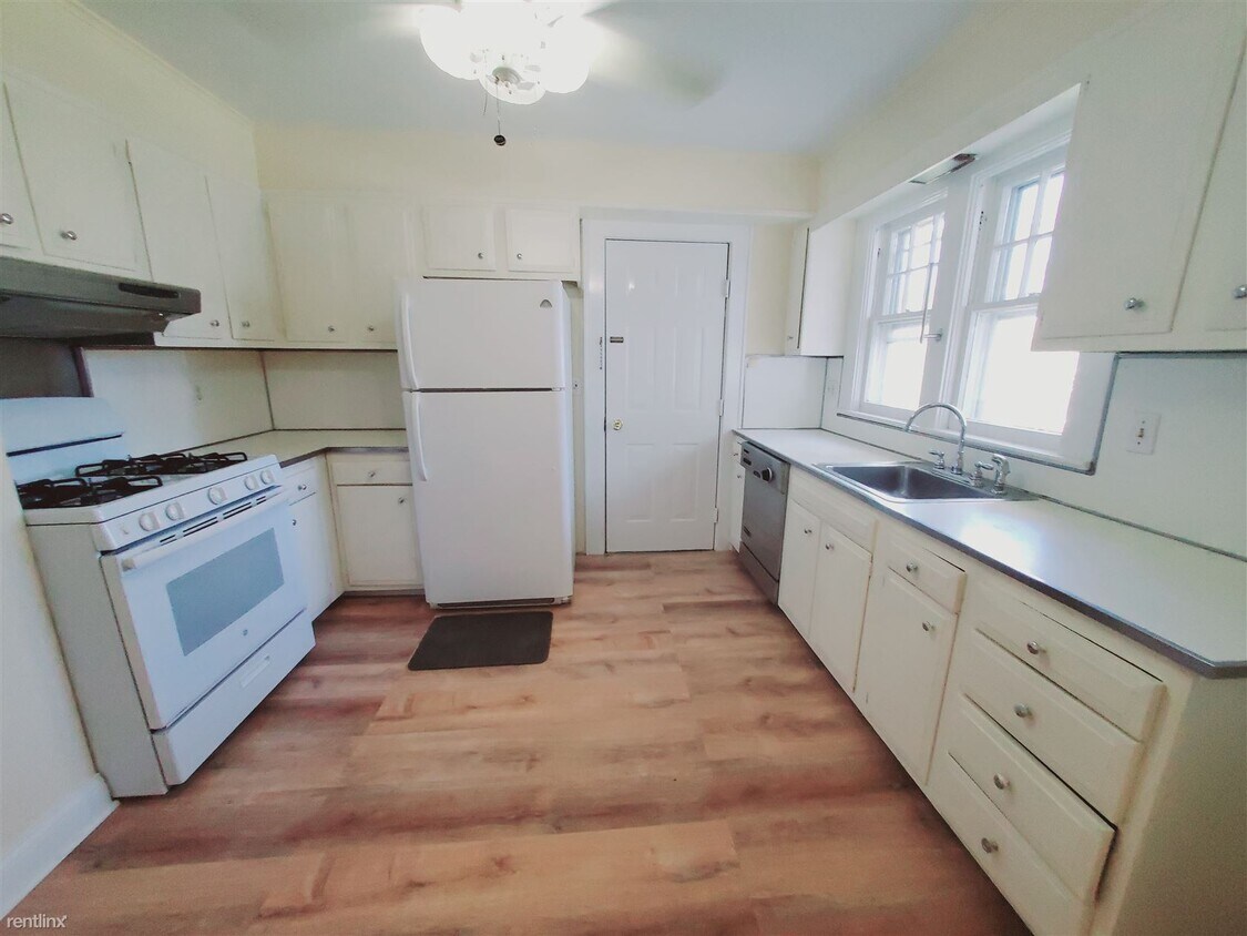 2 br, 1 bath Condo 130 Rock Spring Rd Un... Condo for Rent in