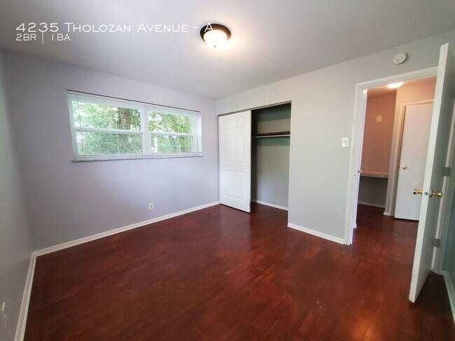 Foto del edificio - 4235 Tholozan Ave