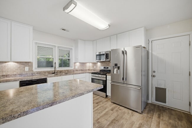 Building Photo - 3308 Woodsman Ln