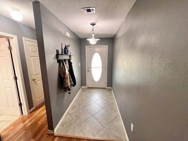 Foto del edificio - 431 Pristine Water Ln