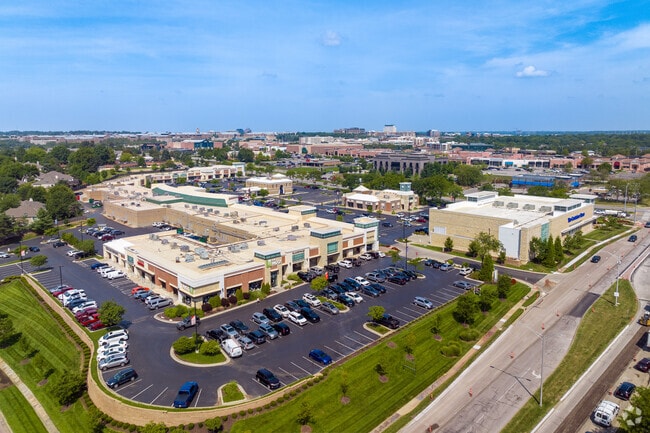 The Town Center Plaza offers many high-end shops, including Crate & Barrel and Macy's.