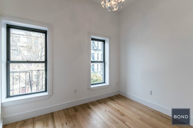 Foto del edificio - 347 Monroe St