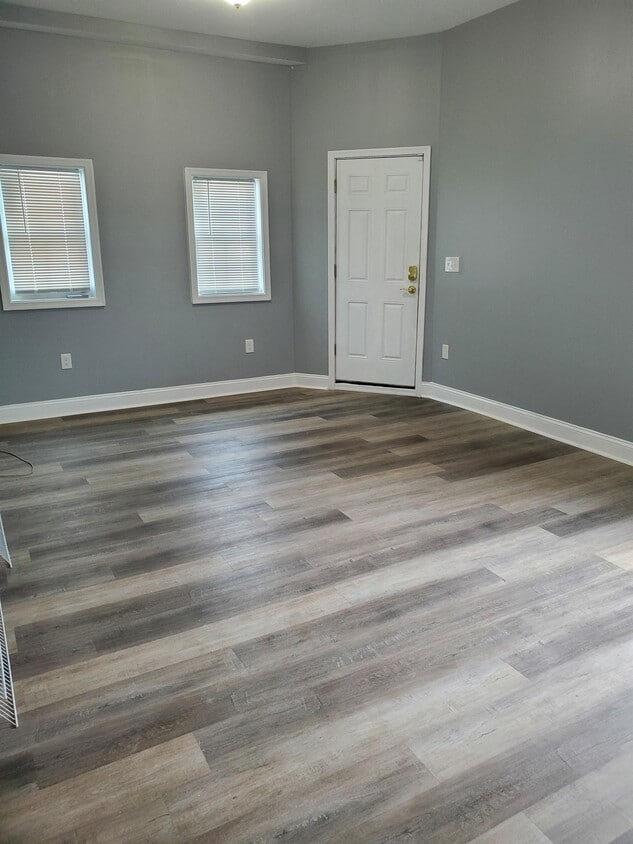 Photo - 2101 McHenry St-4 Available $700