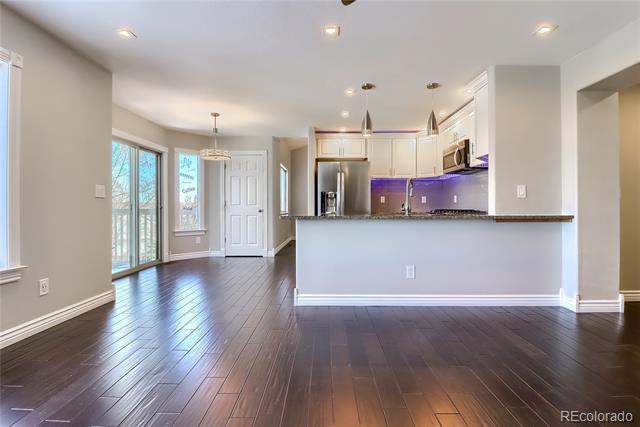 Foto del edificio - 16229 Hedgeway Dr