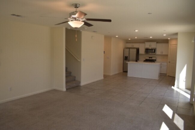 Building Photo - 624 Suzanne Dr