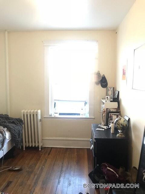 Building Photo - 447 Park Dr