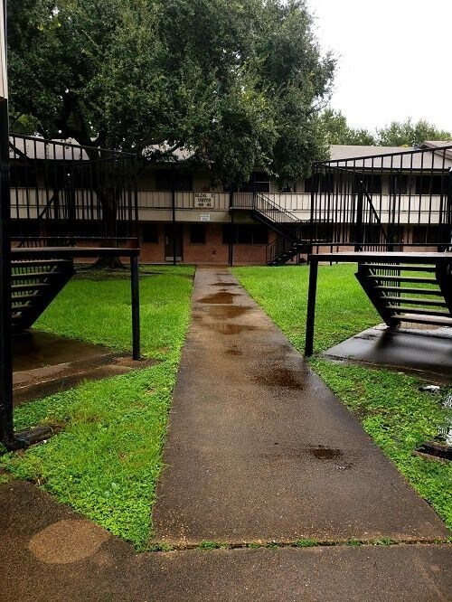 Building Photo - 2/1 in Port Neches PNGISD